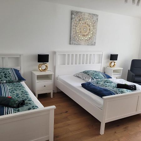 Ferienwohnung Anna Oftersheim Schwetzingen Hockenheim 3 Zimmer Mit Balkon Exterior foto