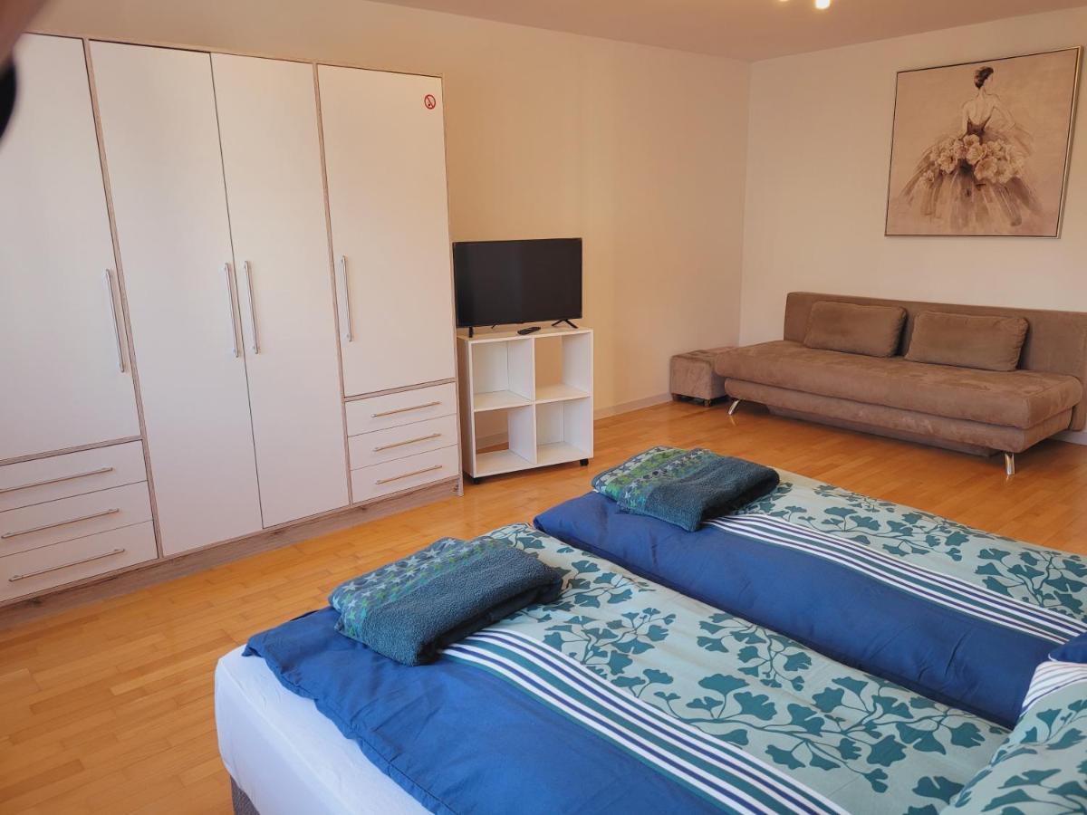 Ferienwohnung Anna Oftersheim Schwetzingen Hockenheim 3 Zimmer Mit Balkon Exterior foto